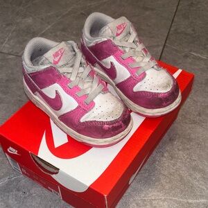 Nike Toddler Girls Pink & White Slip on Sneakers. Size 8.